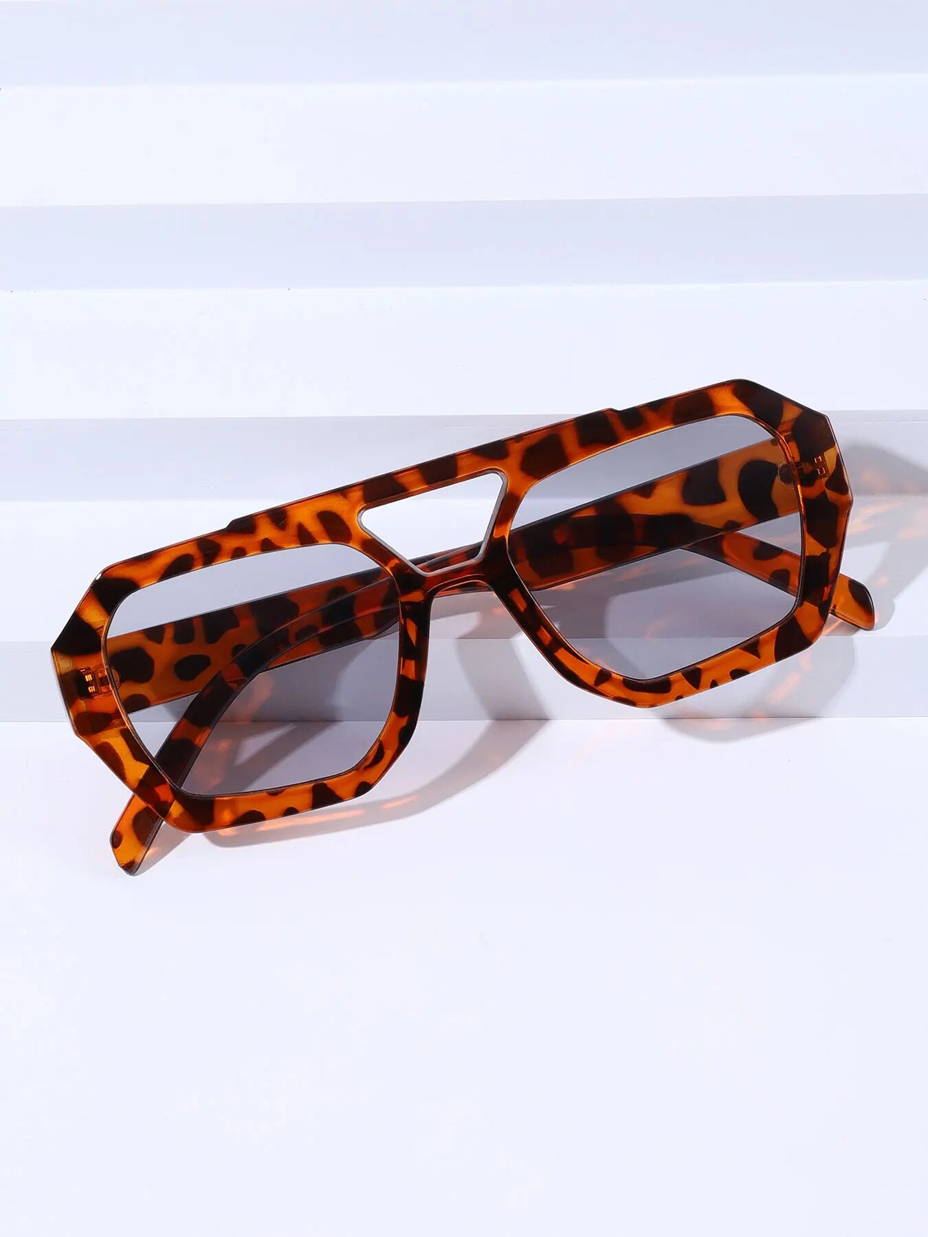 Fashion Vintage Square Irregul - Vintage Fashion Enthusiasts recension och pris