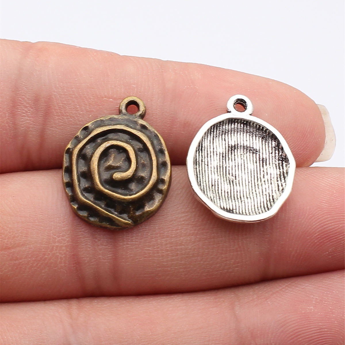 WYSIWYG 10pcs 22x17mm 2 Colors - Vintage Fashion Online recension och pris