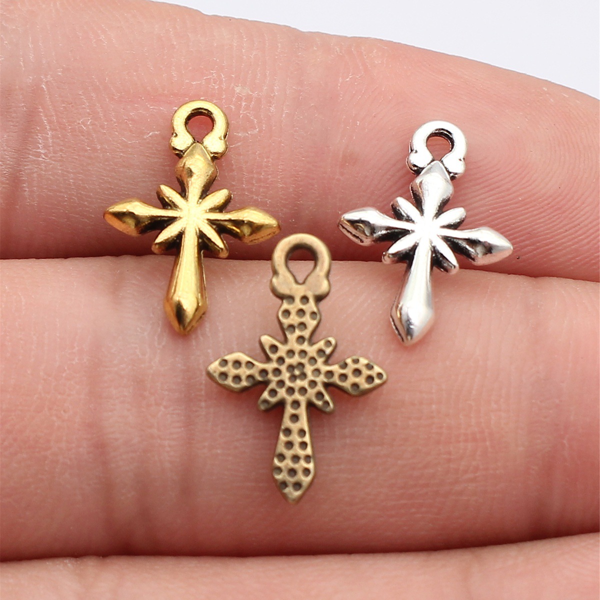 WYSIWYG 40pcs 18x12mm 3 Colors - Vintage Fashion Enthusiasts recension och pris